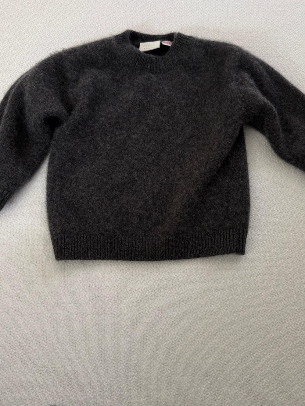 ZARA CASHMERE SWEATER SIZE 2 NWOT
GRAY